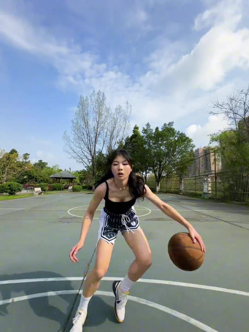 看著有點(diǎn)實(shí)力，敢背打我不？